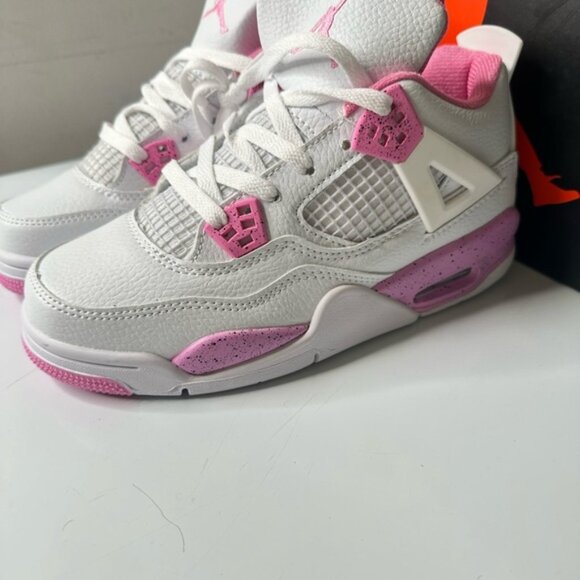 Air Jordan 4 Retro Pink Oreo. - Picture 3 of 7